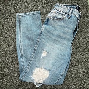 Hollister Ultra High-Rise Mom Jean (0S)